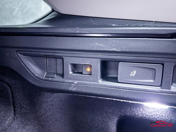 Volkswagen Passat 19 of 30