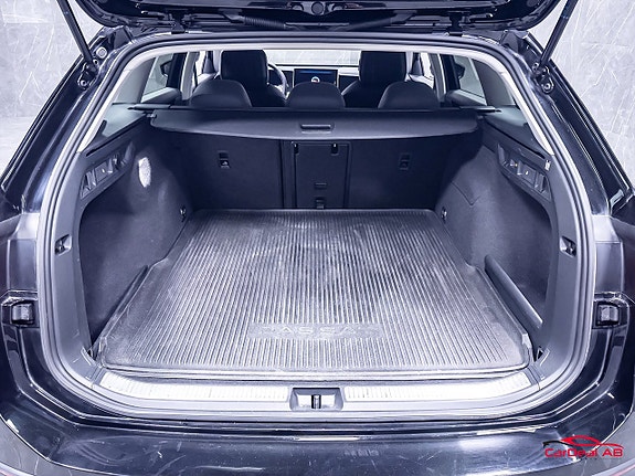 Volkswagen Passat 18 of 30