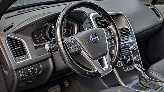 Volvo XC60 9 of 24