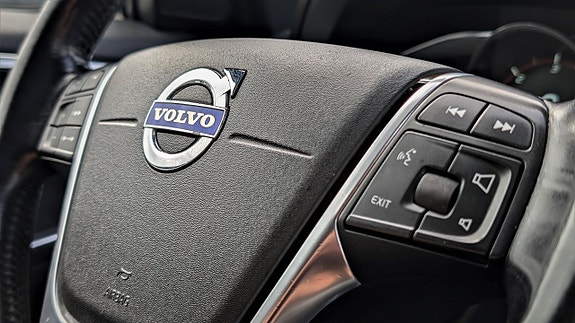 Volvo XC60 11 of 24
