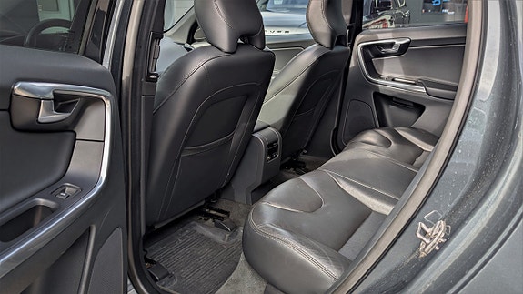 Volvo XC60 19 of 24