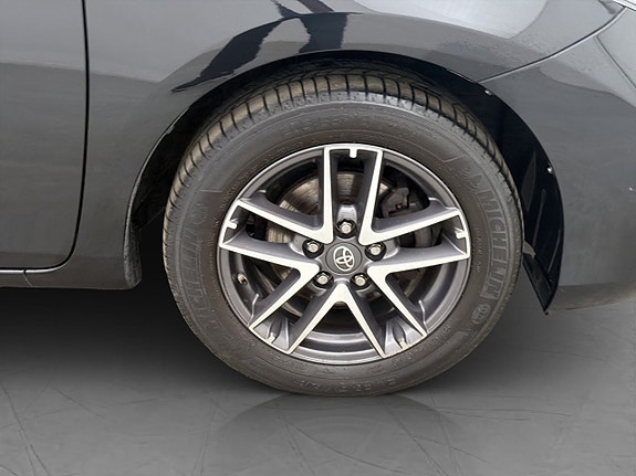 Toyota Auris 26 of 26