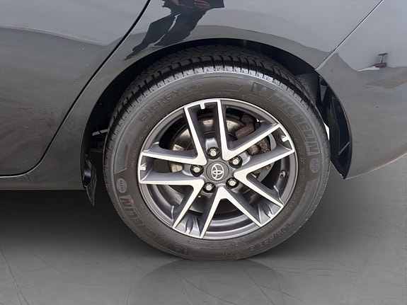 Toyota Auris 24 of 26