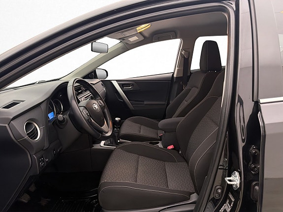 Toyota Auris 10 of 26