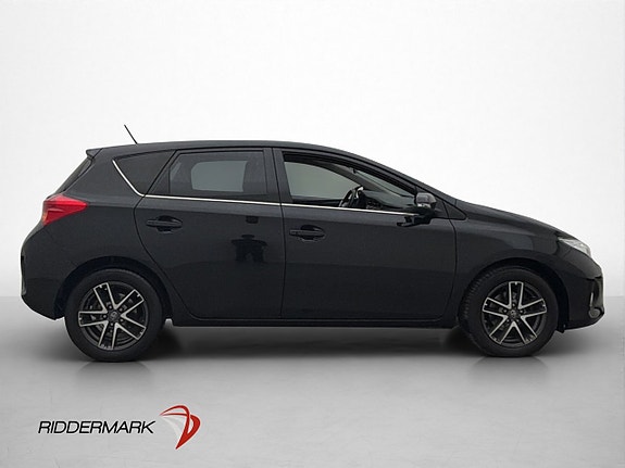 Toyota Auris 4 of 26