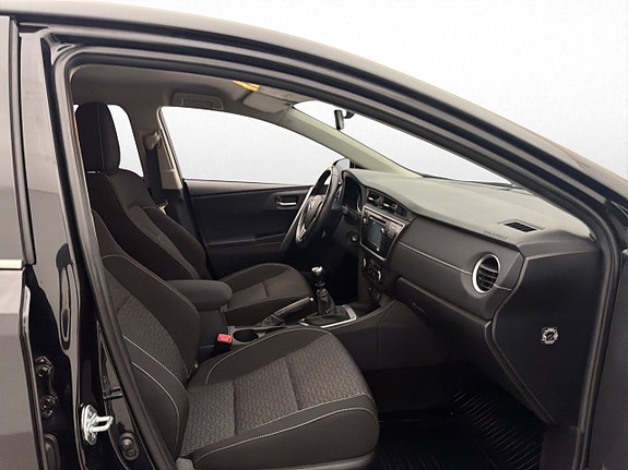 Toyota Auris 19 of 26