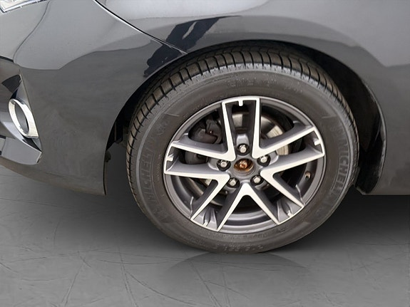 Toyota Auris 23 of 26