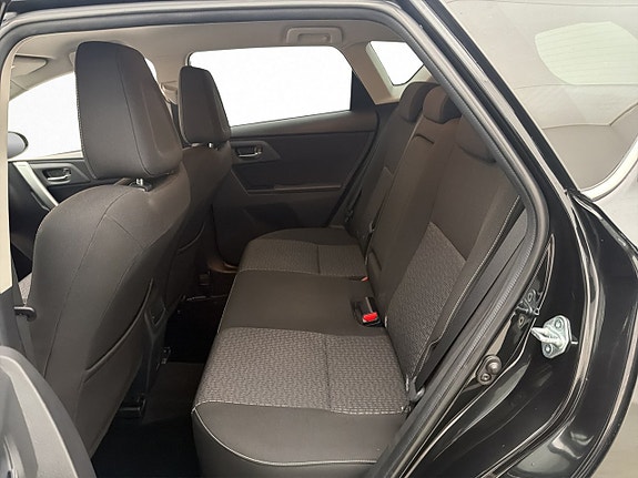Toyota Auris 21 of 26