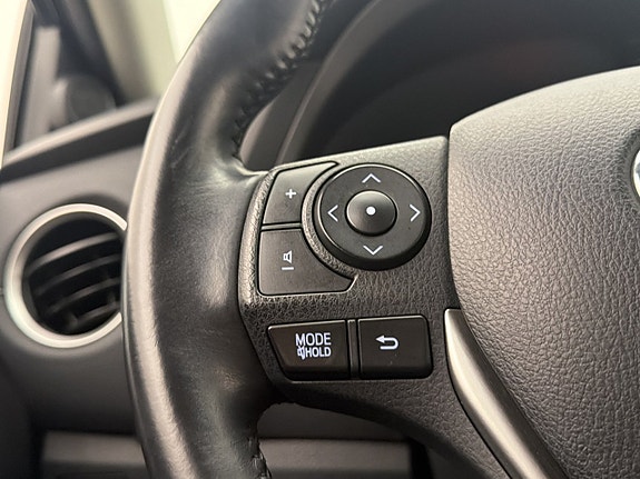 Toyota Auris 12 of 26