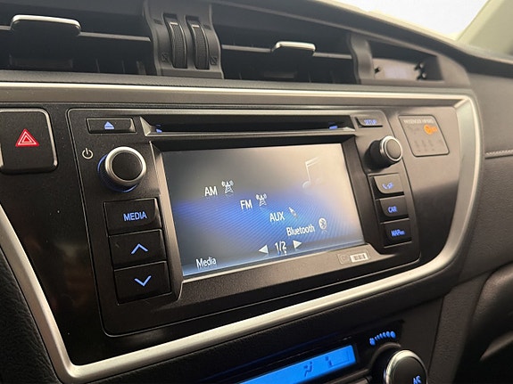Toyota Auris 17 of 26
