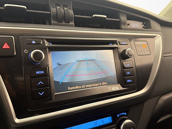 Toyota Auris 16 of 26