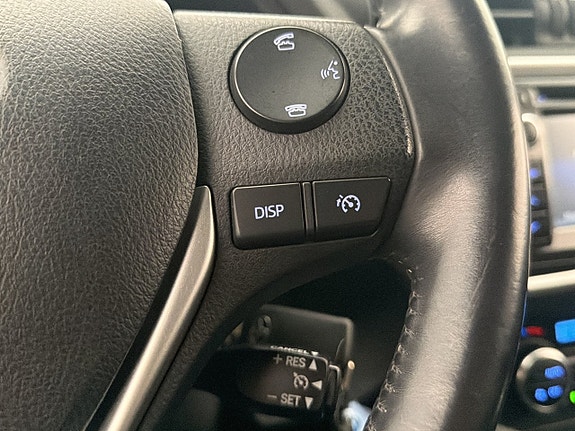 Toyota Auris 14 of 26