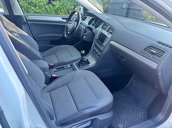 Volkswagen Golf VII 4 of 10