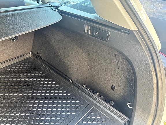 Volkswagen Golf VII 7 of 10