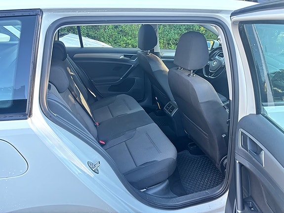 Volkswagen Golf VII 5 of 10