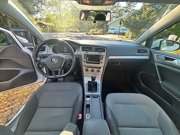 Volkswagen Golf VII 3 of 10