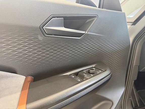 Cupra Born 8 of 22