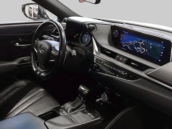Lexus ES300h 15 of 16