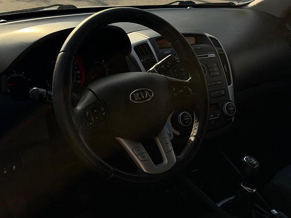 Kia Ceed 10 of 18