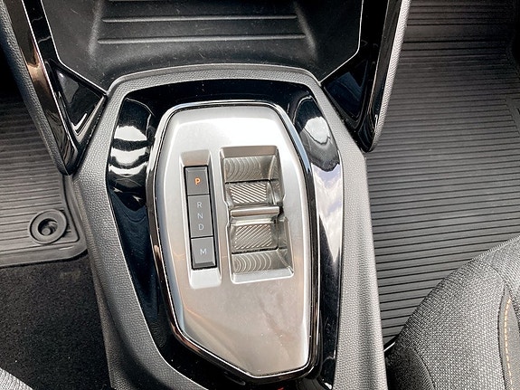 Peugeot 208 10 of 15