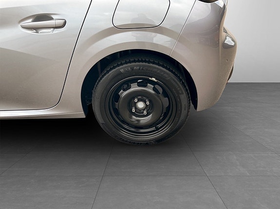 Peugeot 208 14 of 15