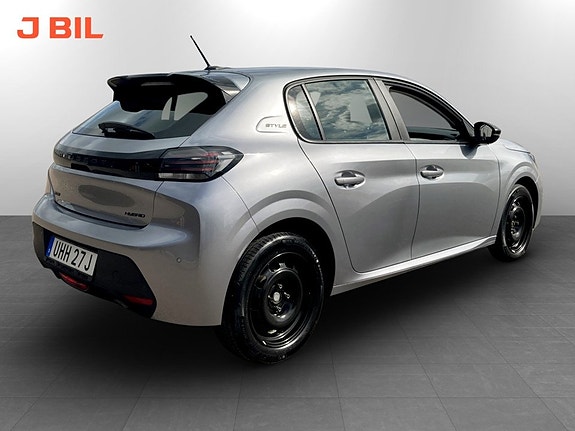 Peugeot 208 13 of 15
