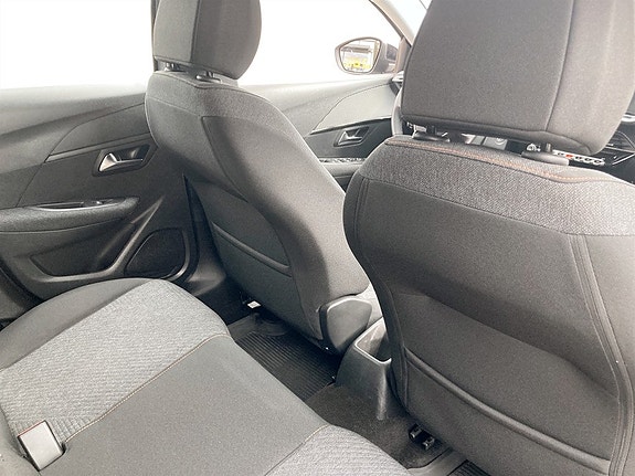 Peugeot 208 12 of 15