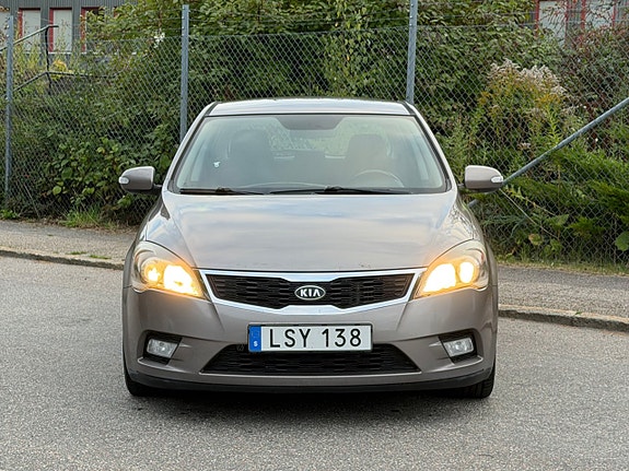 Kia Ceed 3 of 17