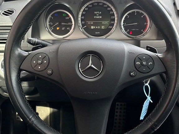 Mercedes-Benz C220 12 of 26