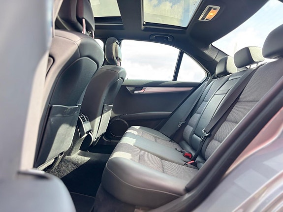 Mercedes-Benz C220 22 of 26