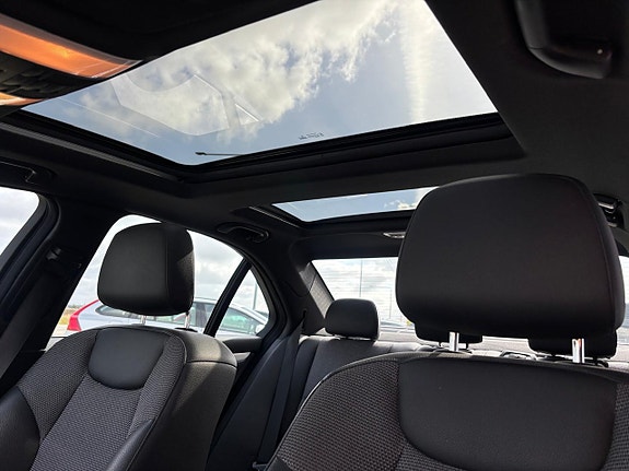 Mercedes-Benz C220 19 of 26