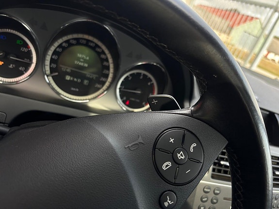 Mercedes-Benz C220 23 of 26