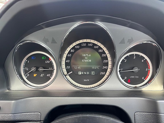 Mercedes-Benz C220 13 of 26