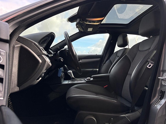 Mercedes-Benz C220 18 of 26