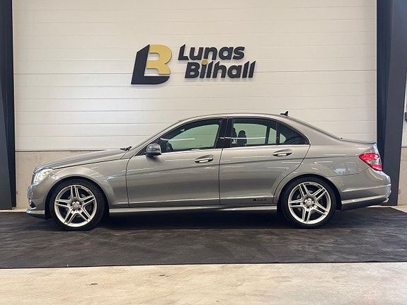 Mercedes-Benz C220 3 of 26