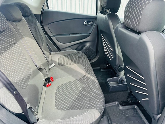 Renault Captur 6 of 23