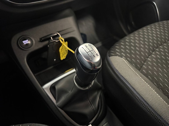 Renault Captur 20 of 23