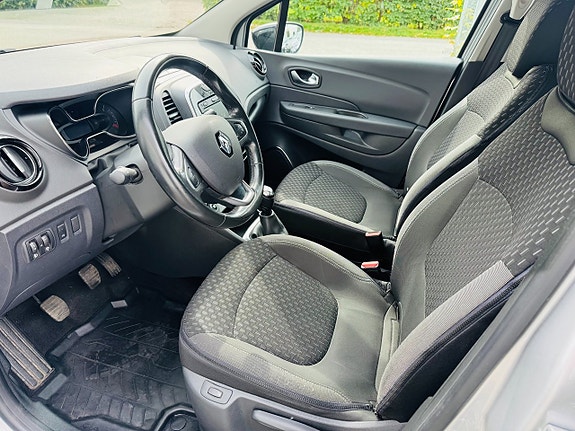 Renault Captur 8 of 23
