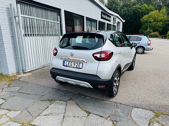Renault Captur 3 of 23