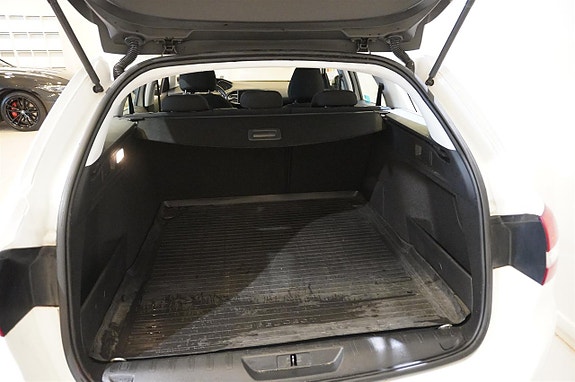 Peugeot 308 SW 9 of 12