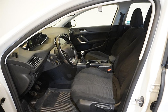 Peugeot 308 SW 12 of 12