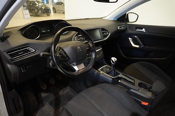 Peugeot 308 SW 2 of 12