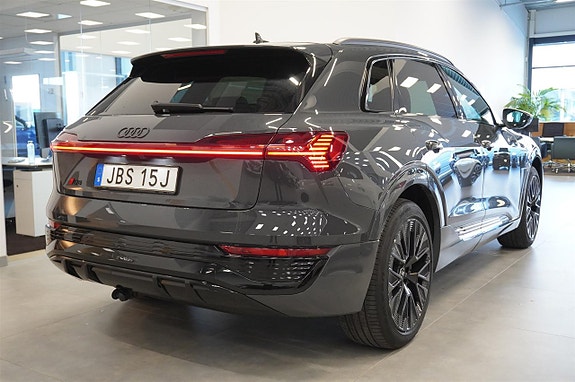 Audi Q8 e-tron 17 of 17