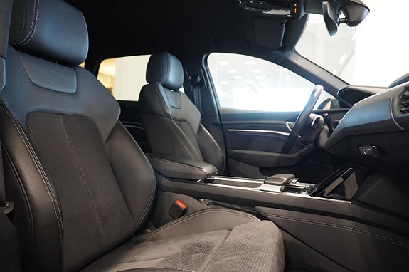 Audi Q8 e-tron 4 of 17