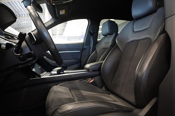Audi Q8 e-tron 3 of 17