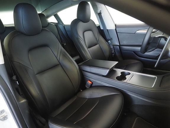 Tesla Model 3 11 of 25