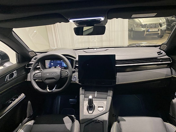 Lynk & Co 01 2 of 19