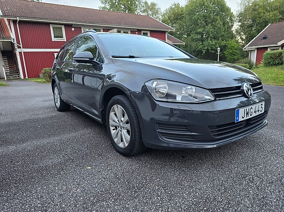 Volkswagen Golf VII 12 of 27