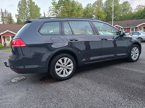 Volkswagen Golf VII 9 of 27