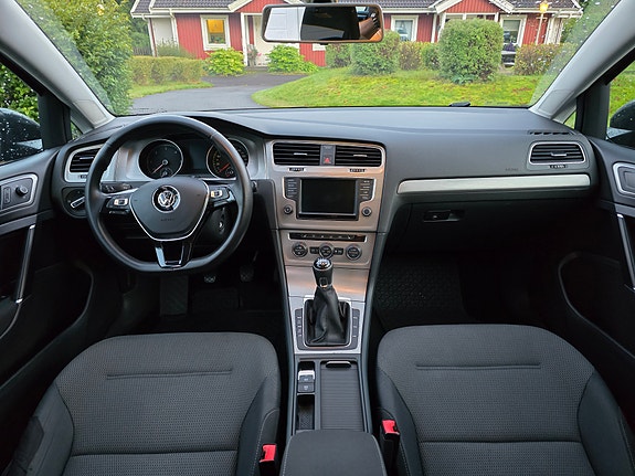 Volkswagen Golf VII 15 of 27